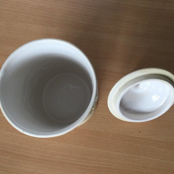 Vintage Italian ceramic jar lidded and a cup 3d raised flowers marked Italy - Picture 3 of 7